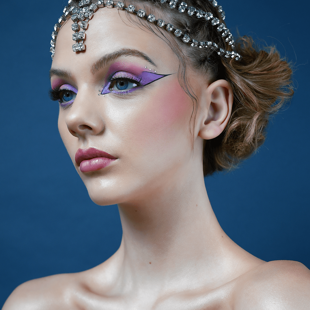 Maquillaje editorial de la profesora Andrea Walrus