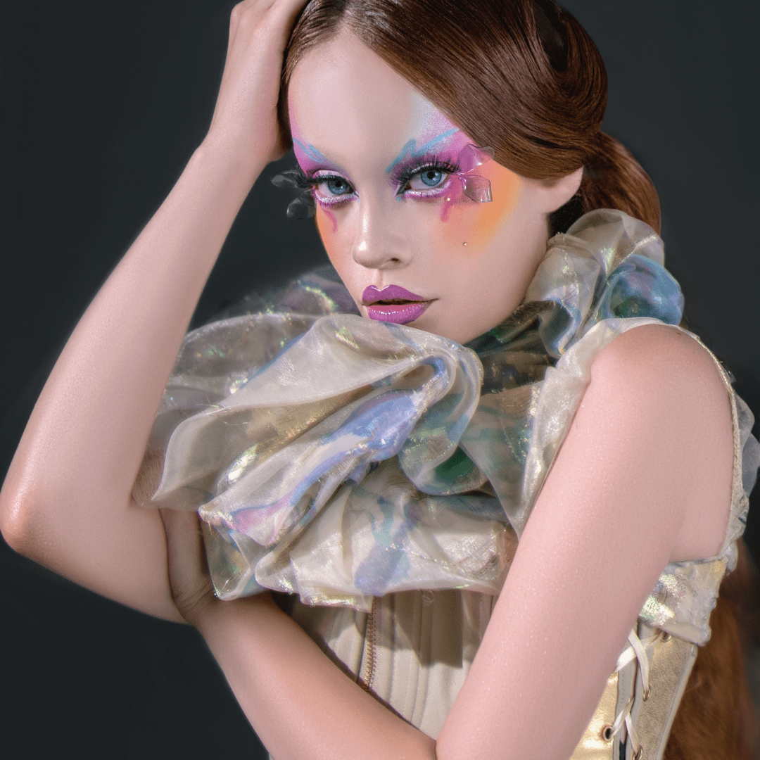 Maquillaje editorial de la profesora Andrea Walrus