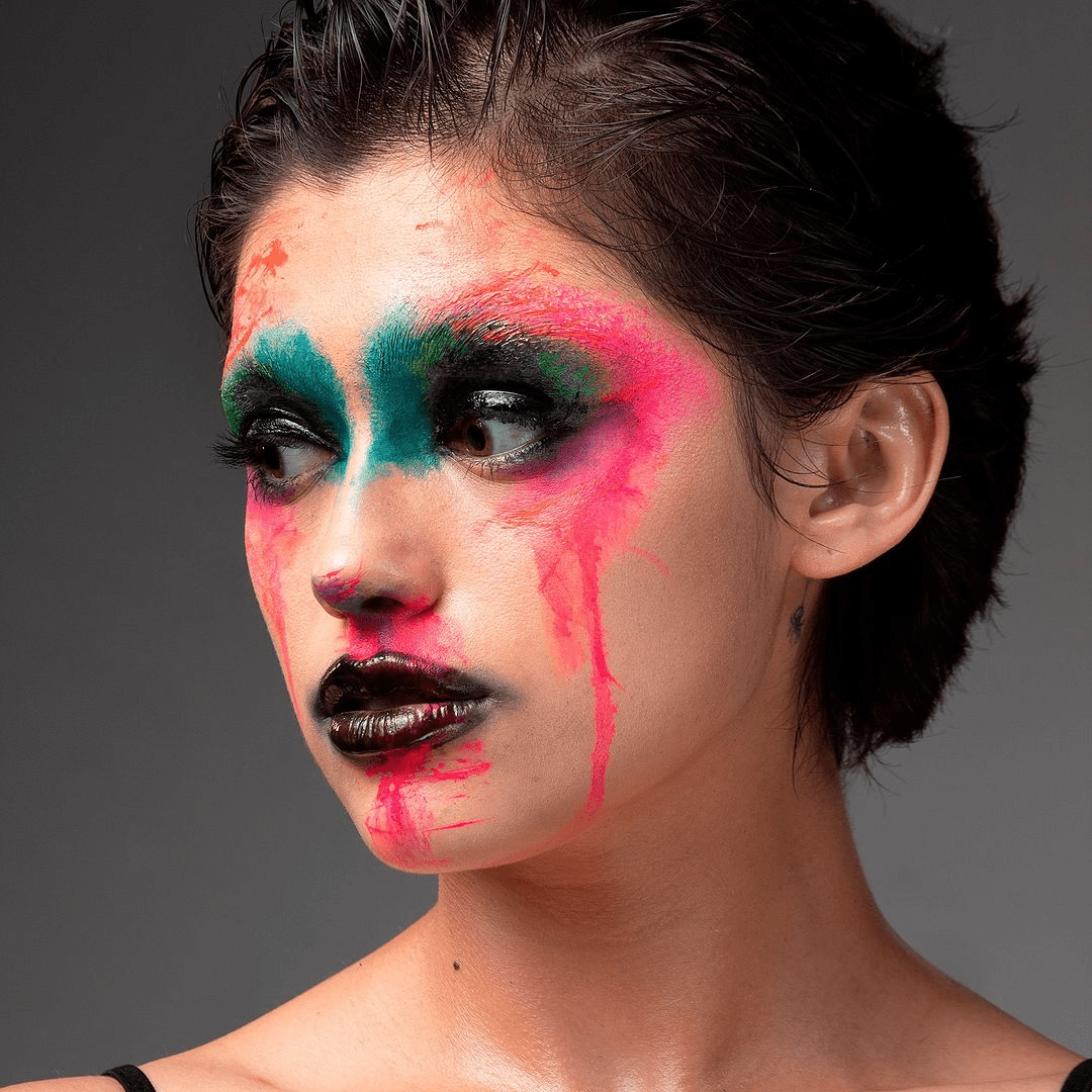 Maquillaje editorial de la profesora Andrea Walrus